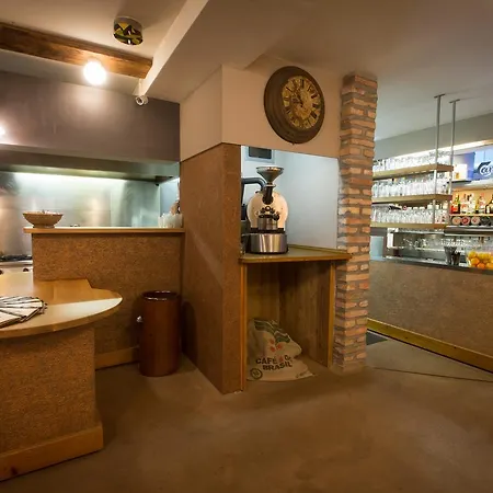 Gluten Free Dezela Okusov Couette-café